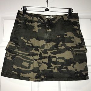Camouflage printed skirt